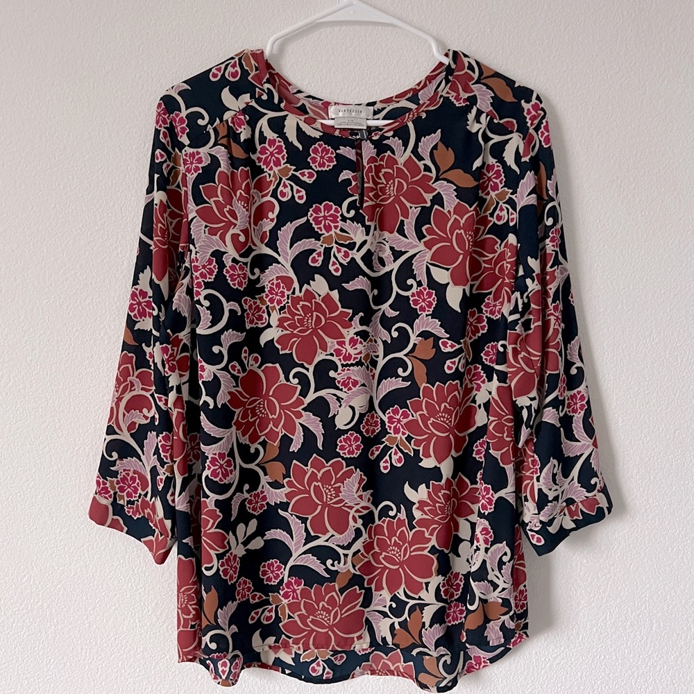 Van Heusen Navy Top with Red Floral Pattern Large
